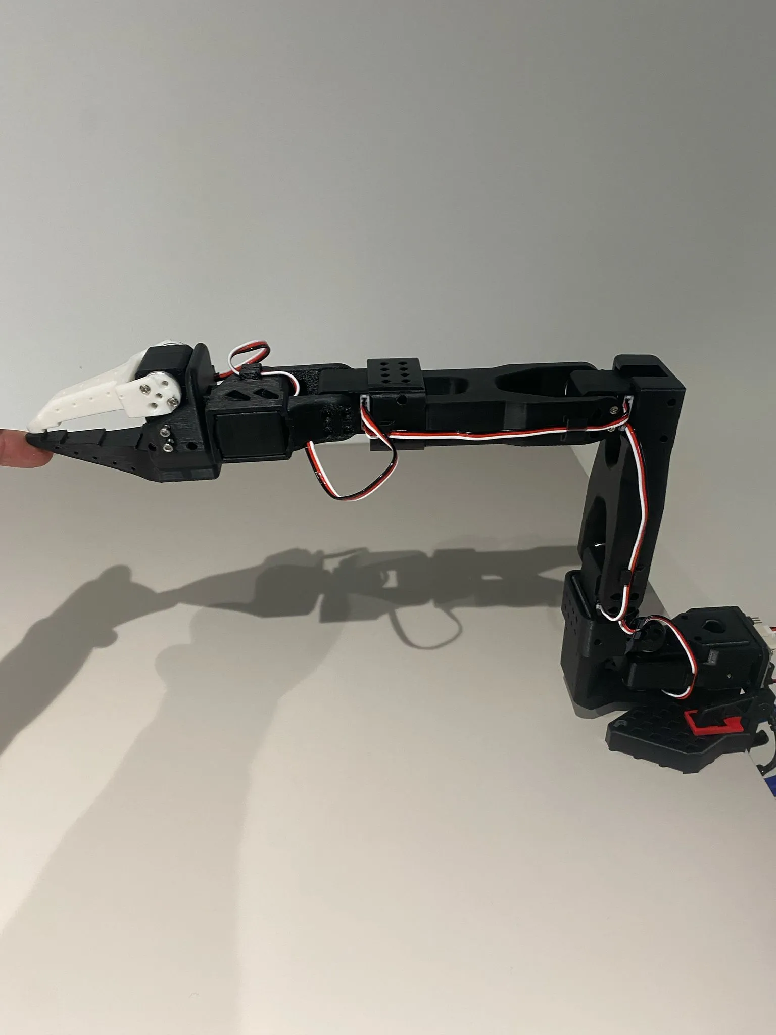 SO-101 leader arm middle position