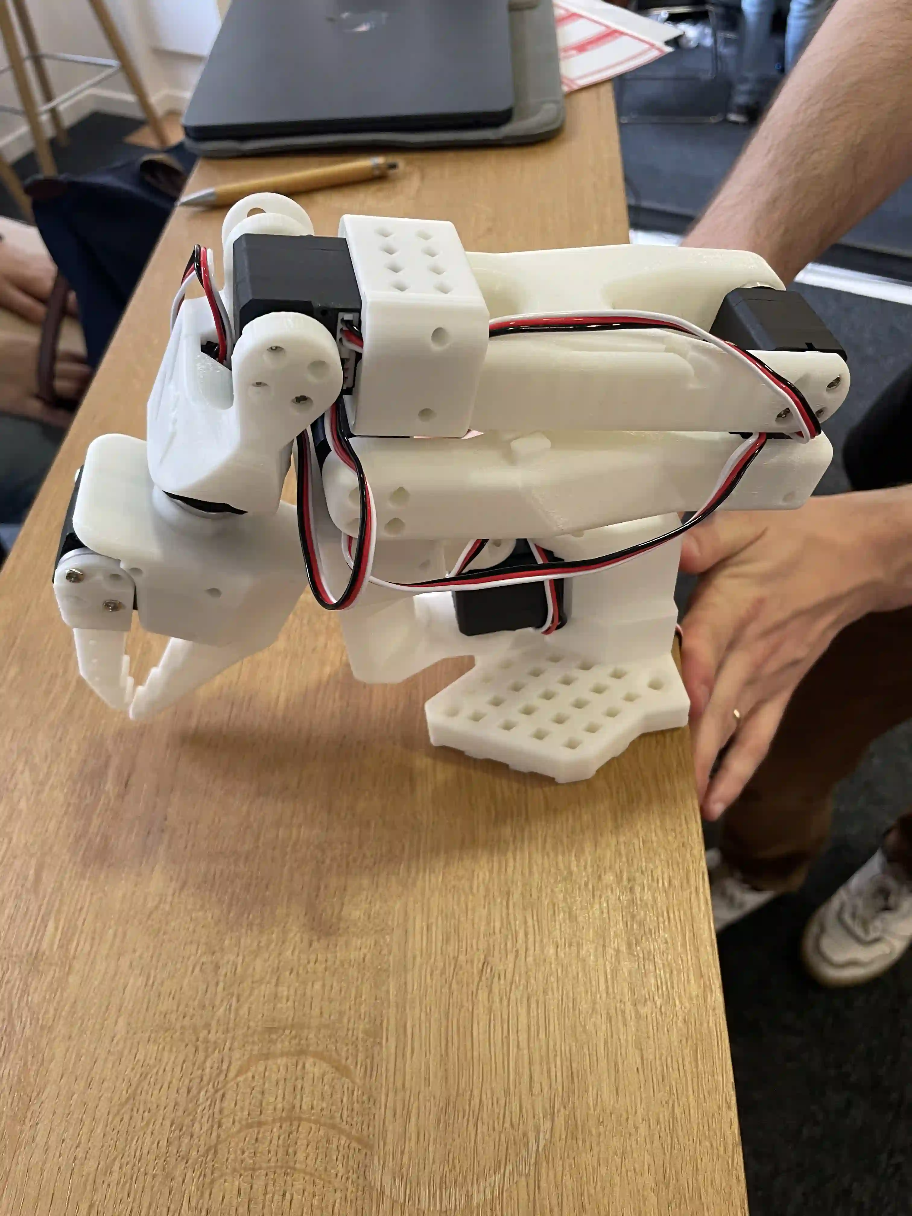 SO-100 follower arm rest position