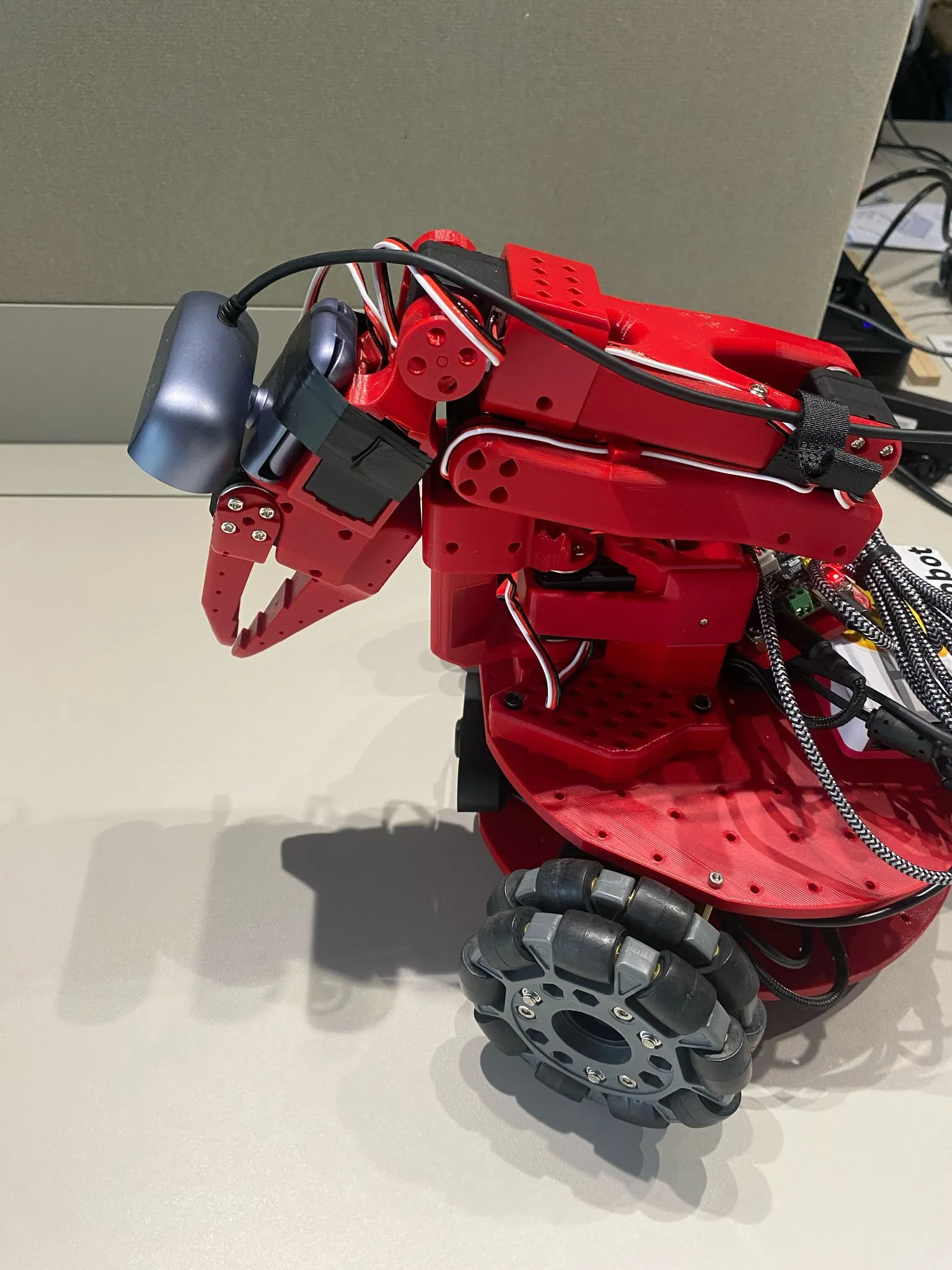 SO-100 follower arm rest position