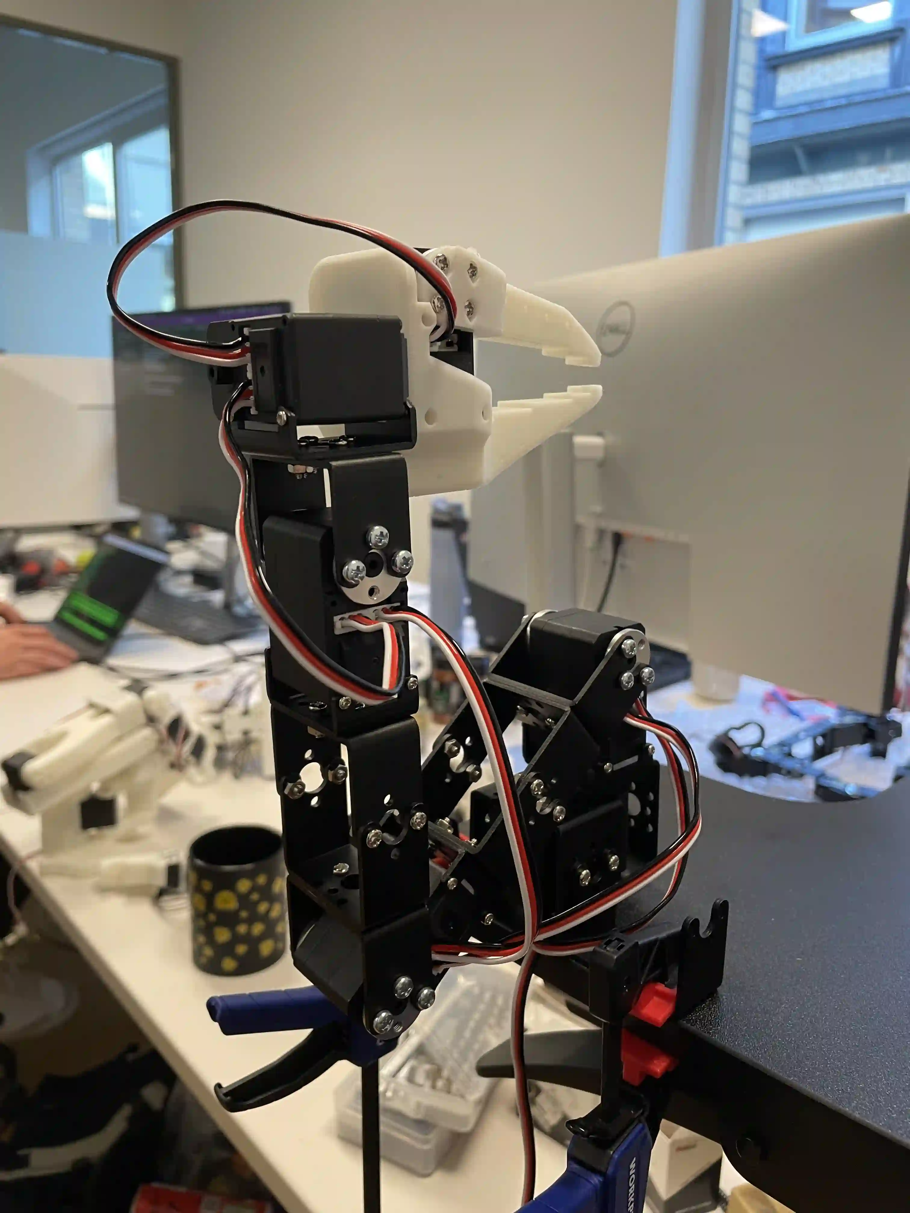 Moss v1 follower arm initial position